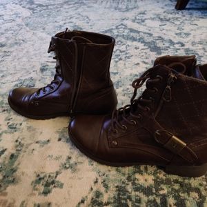NWOT Women's brown short Guess boots